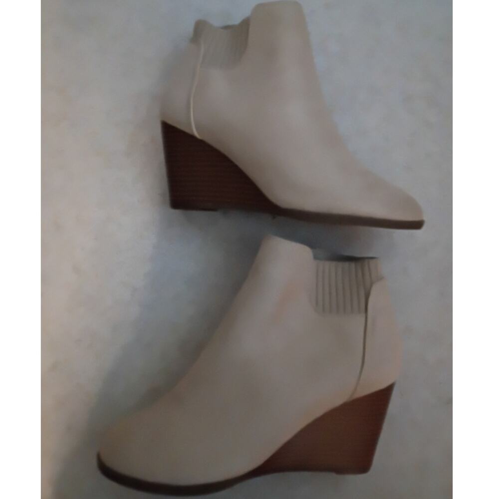 Market & Spruce Taupe Suede Ankle Wedge Boots 6.5 Side Zip Minimalist Neutral